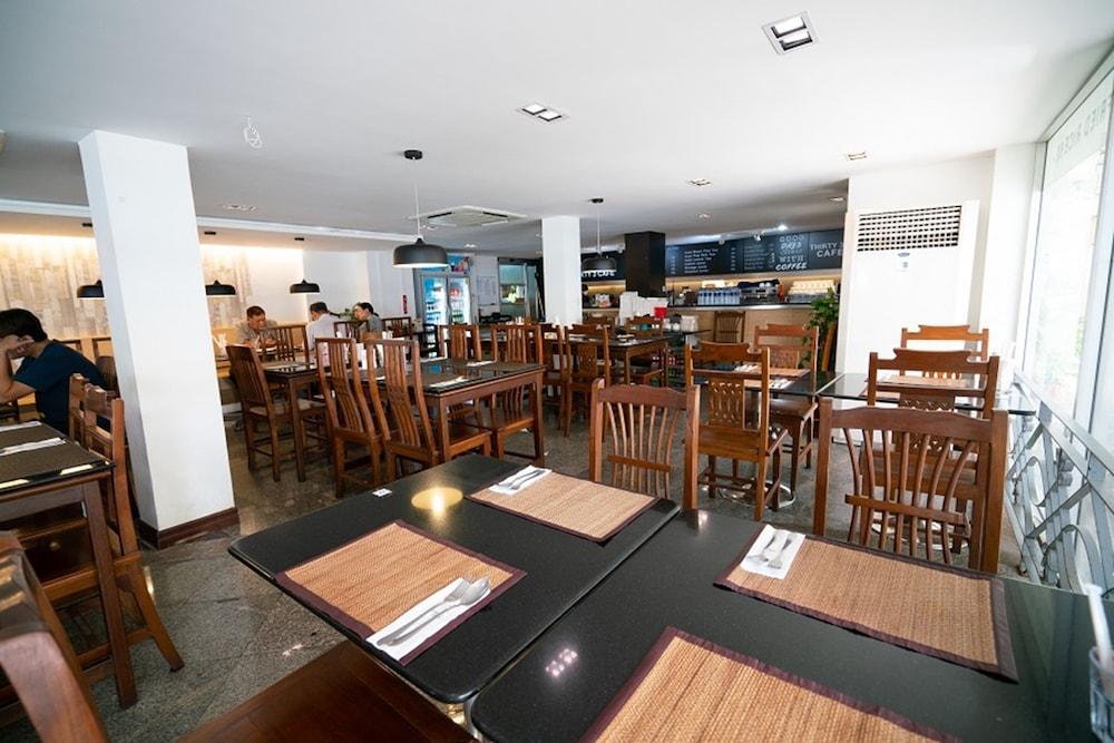 The Ecotel Bangkok Esterno foto